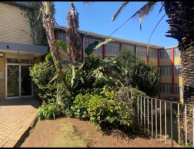 2 BEDROOM TOWNHOUSE FOR SALE IN LORENTZVILLE